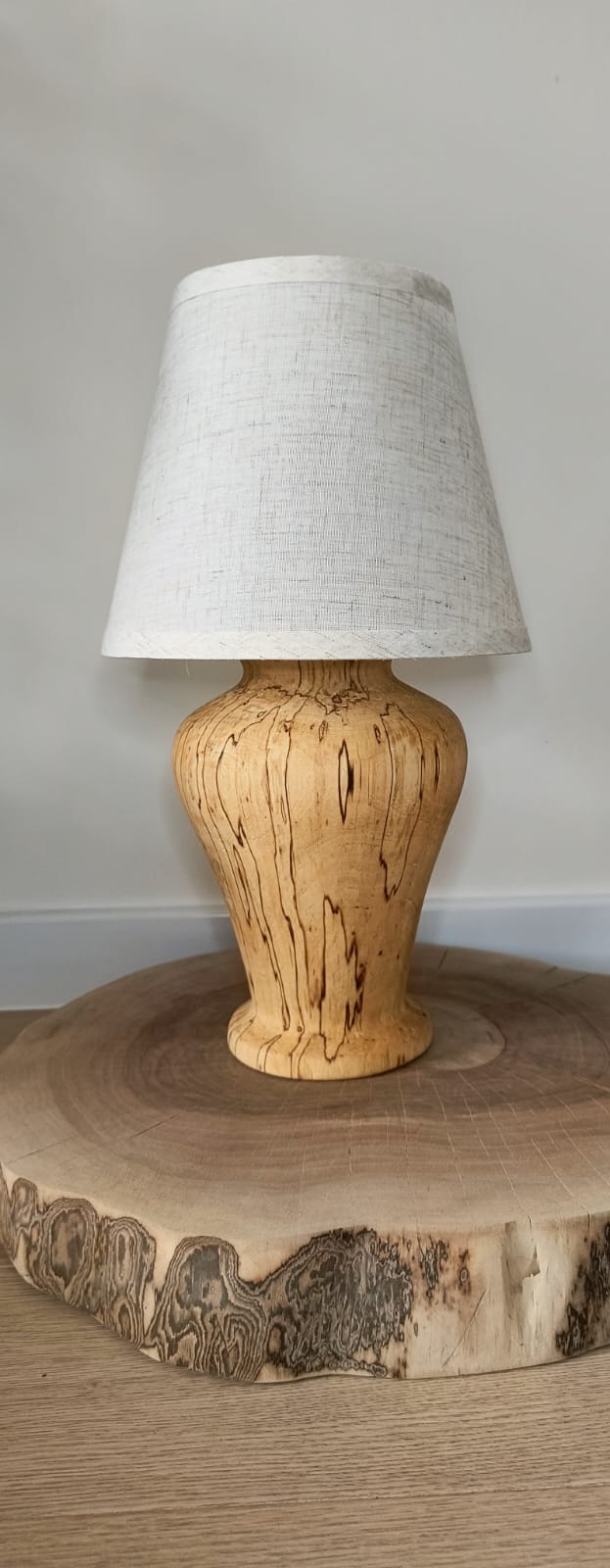 Lampa z drewna brzozy 1