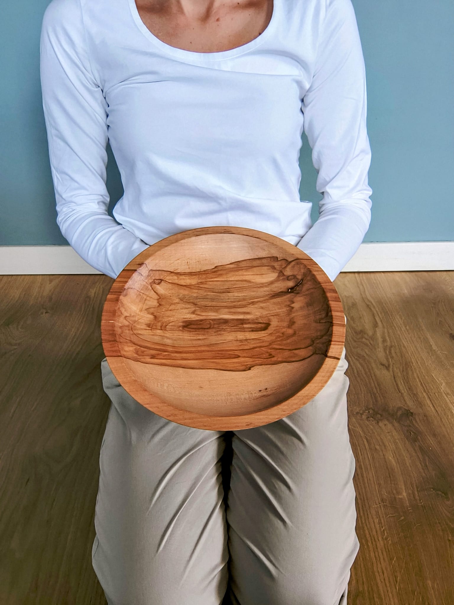 Patera drewniana z jabłoni na sery i przekąski