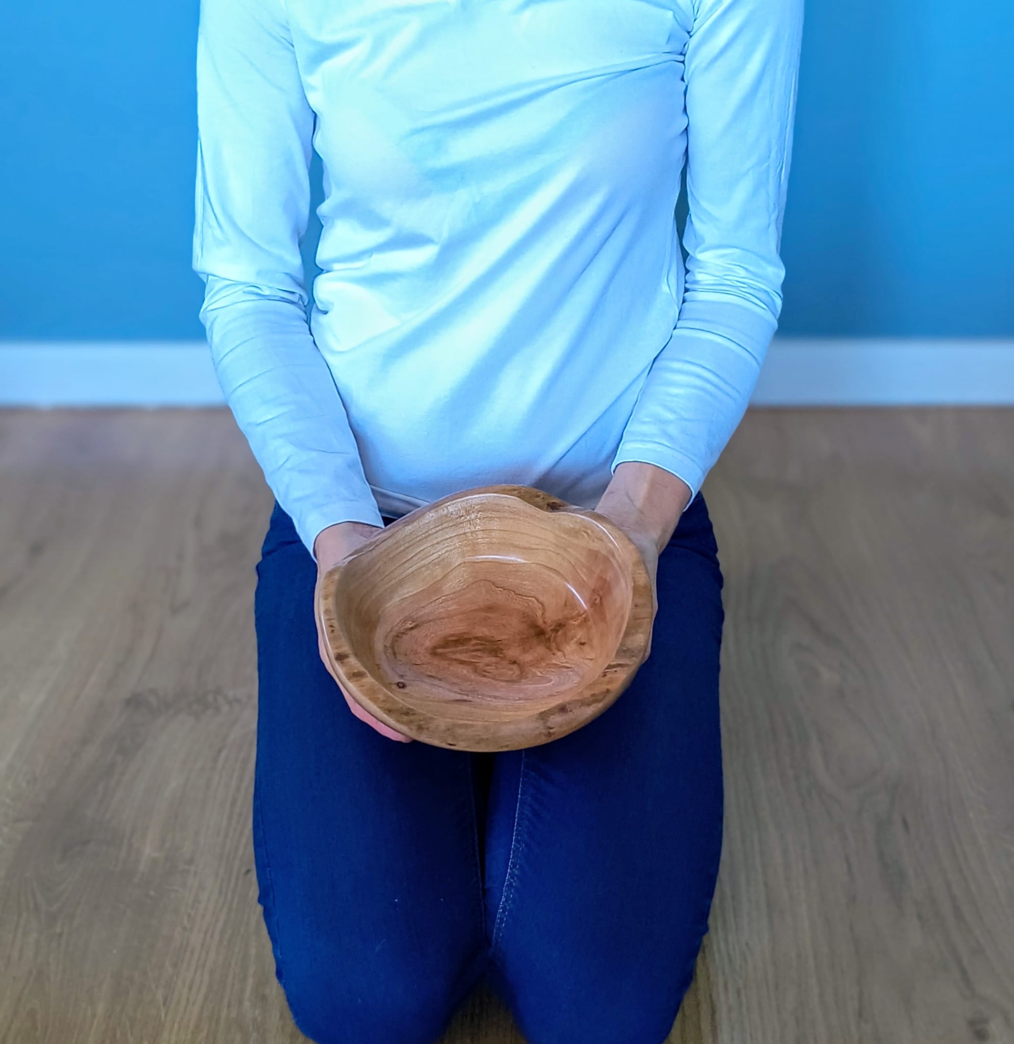 Miseczka z wiśni z naturalną krawędzią - unikat