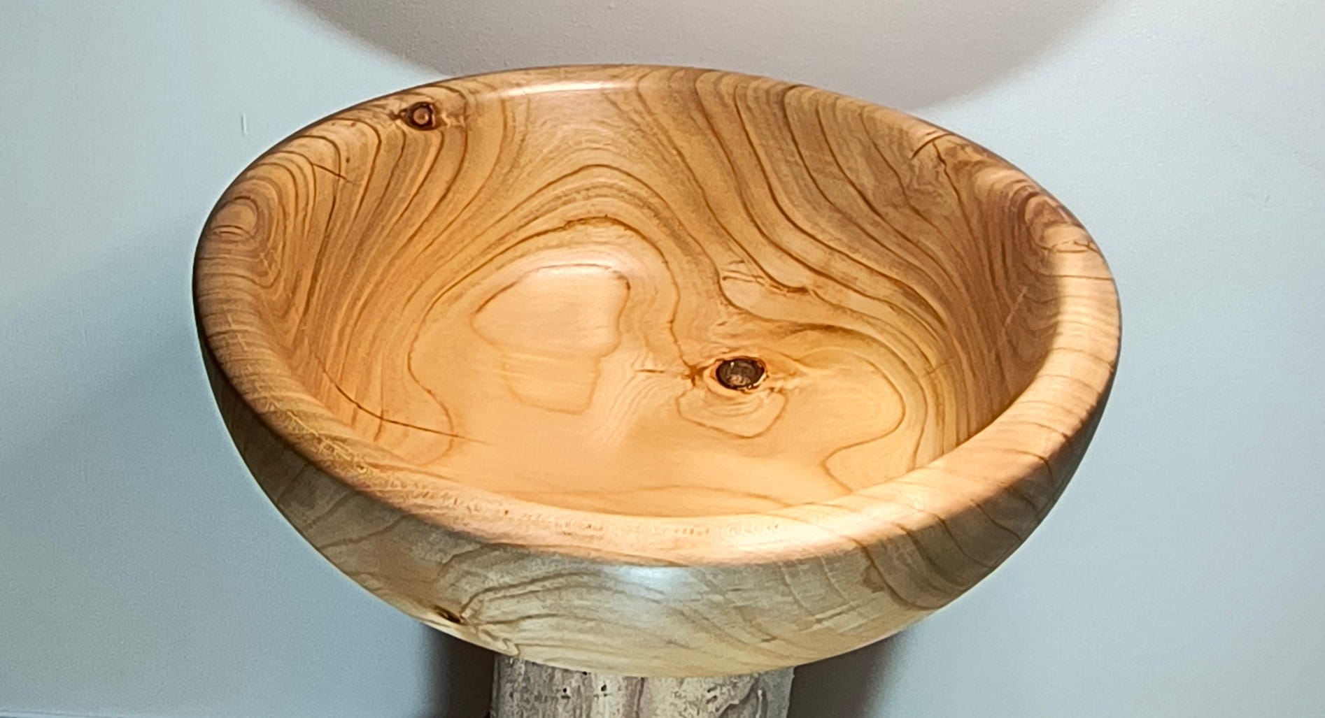 Miska z drewna czereśni z naturalnym usłojeniem - na owoce i prezent