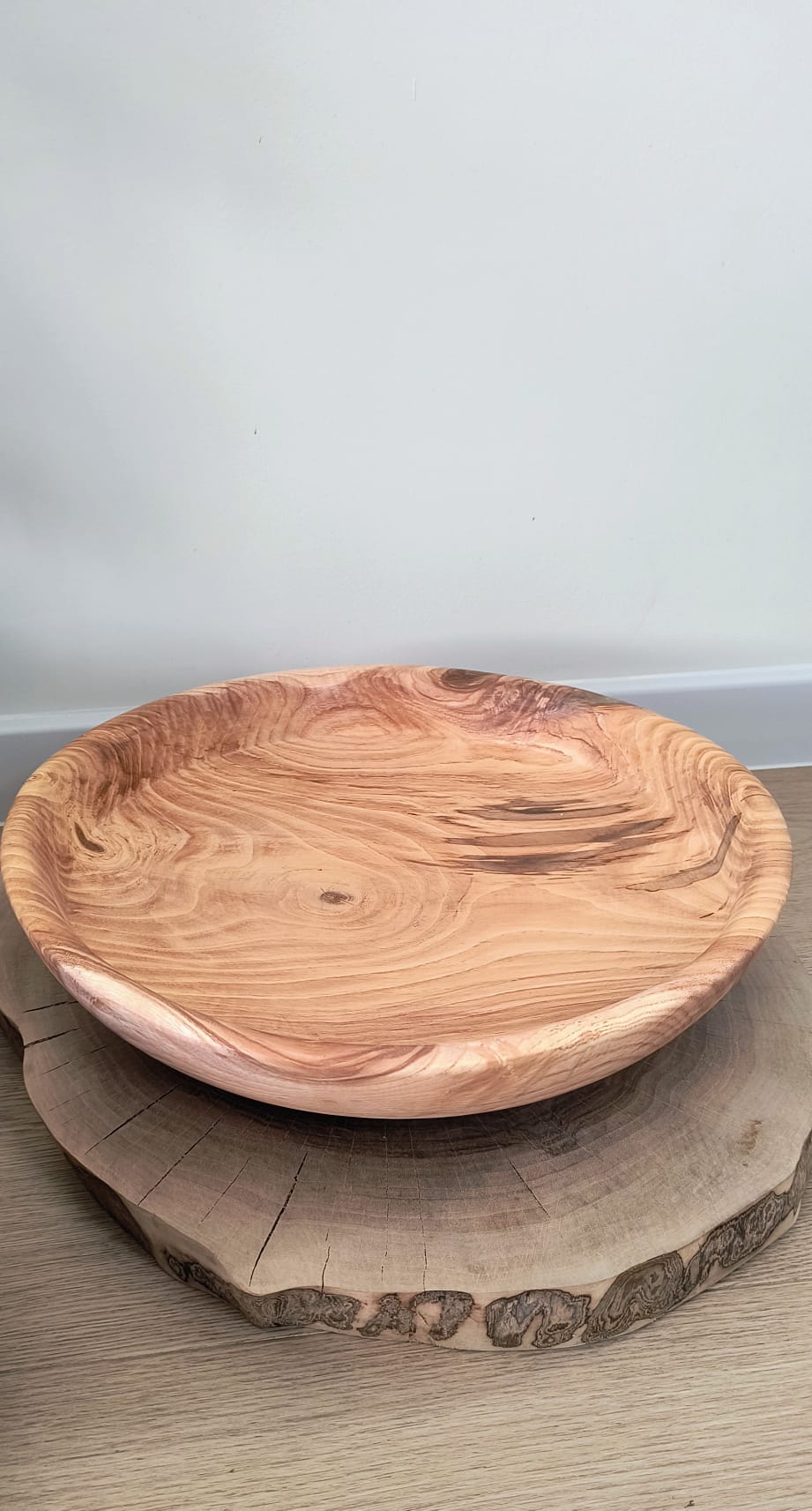 Półmisek z drewna jesionu