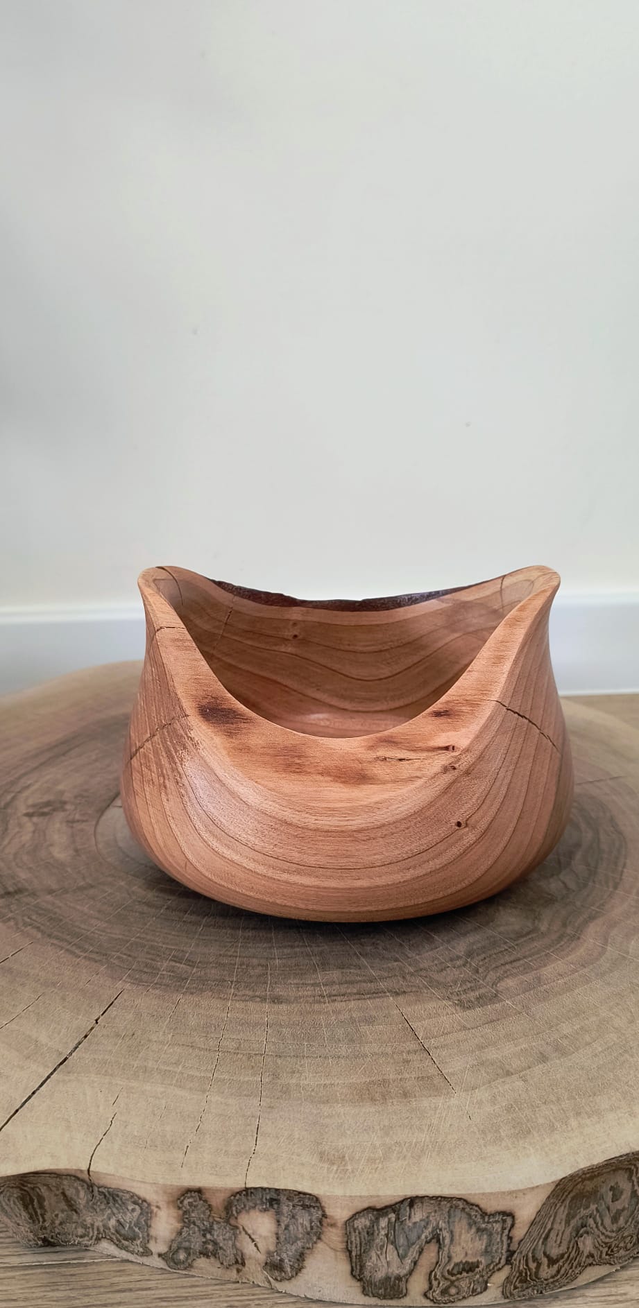 Miska z drewna czereśni tulipan