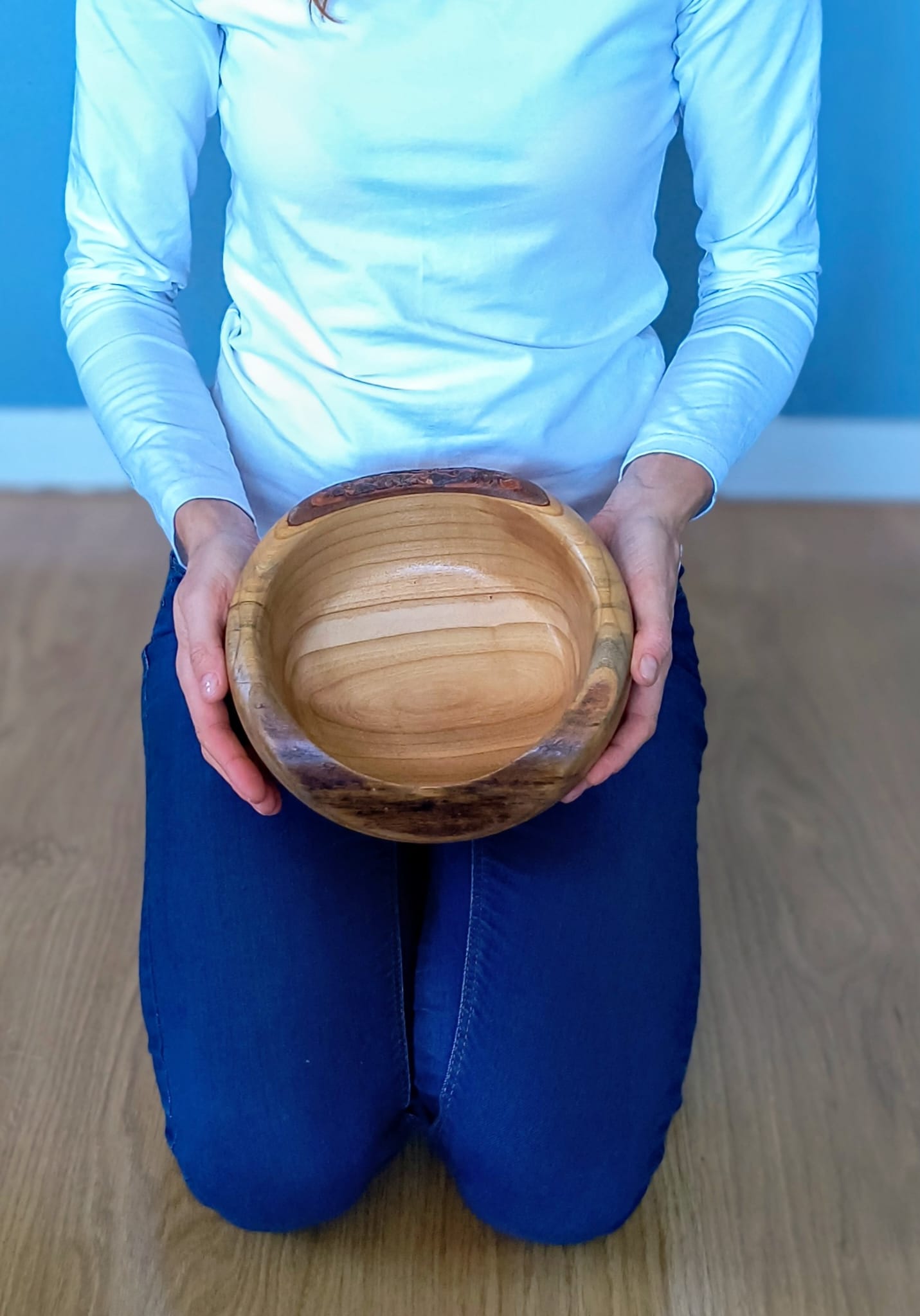 Miska z czereśni z naturalną korą - unikatowa miska drewniana